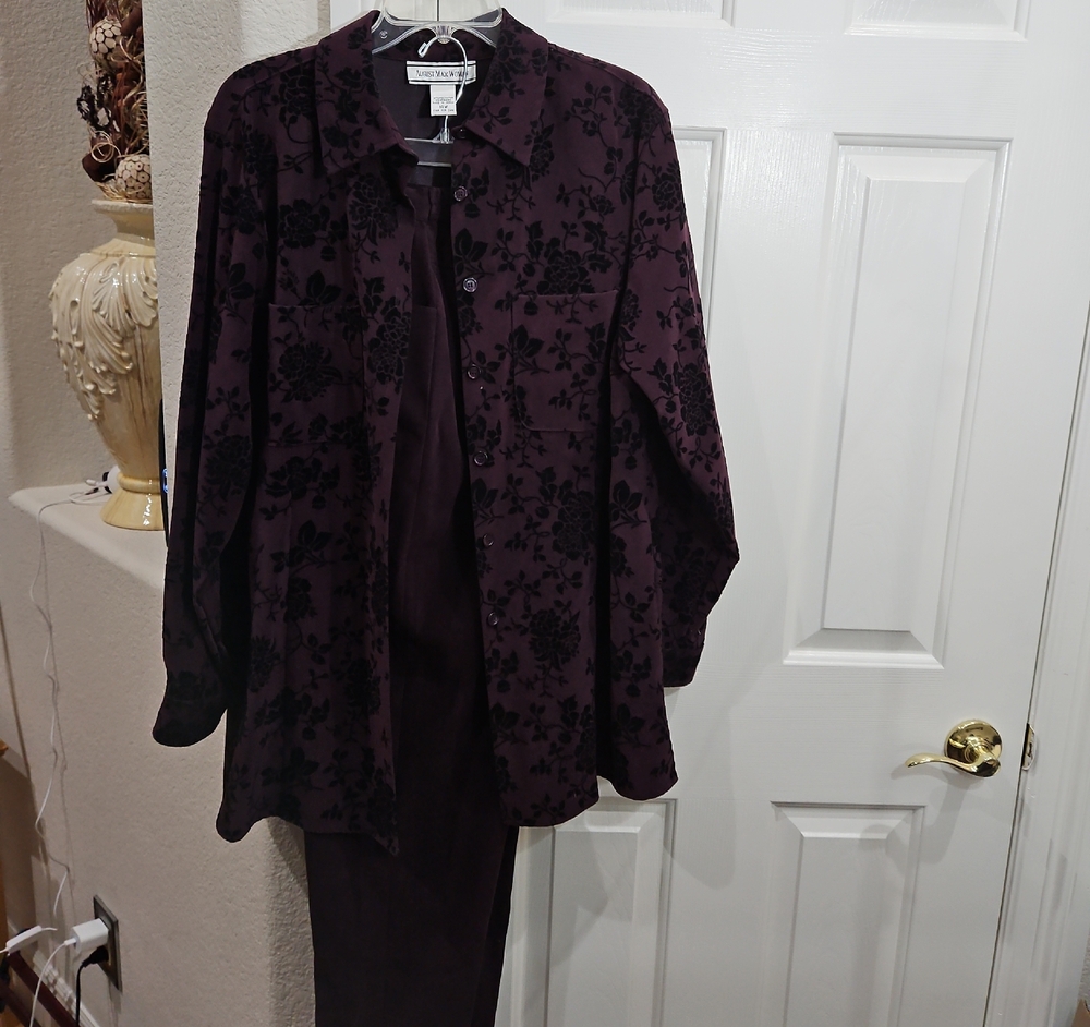Chic Floral Velvet Shirt